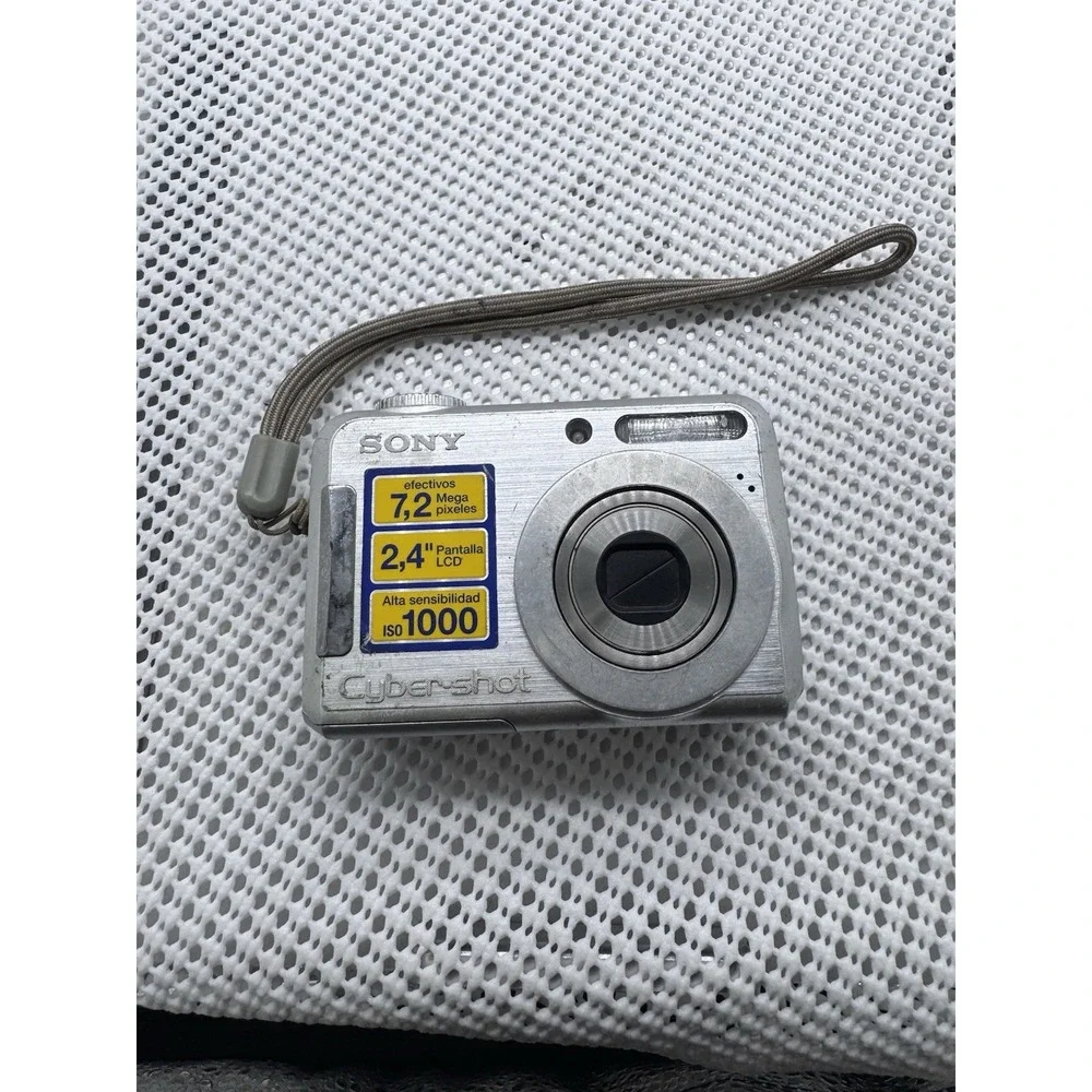 Sony Cyber-shot DSC-S700 7.2MP Digital Camera Silver Parts Repair Not Working